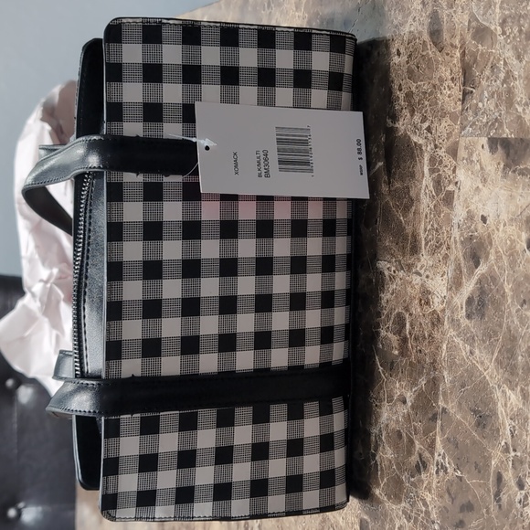 Checkered Black & White Hand/ Shoulder Bag W/Red Keychain Betsey Johnson New - Picture 8 of 10